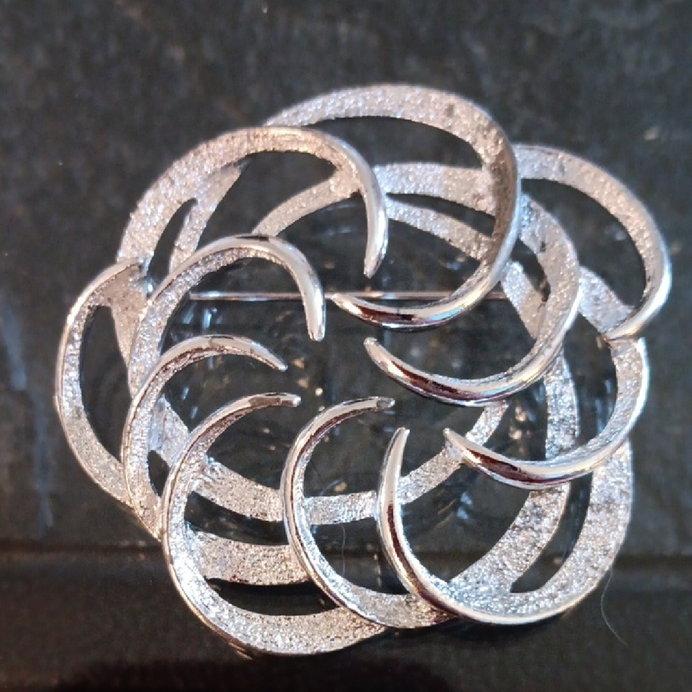 SARAH COVENTRY BROOCH